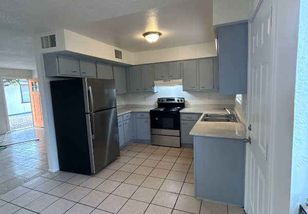 1108 E FT LOWELL