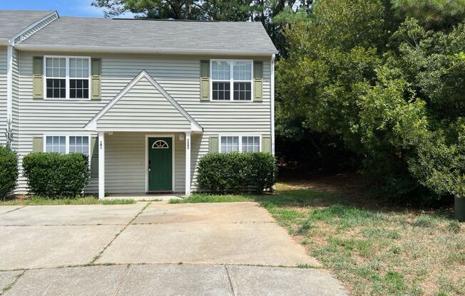 Desirable 3 Bedroom Raleigh Townhouse