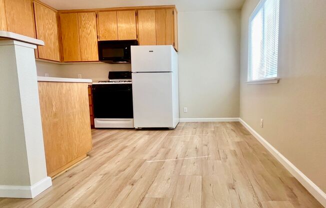 1 bed, 1 bath, 650 sqft, $1,295, Unit 013