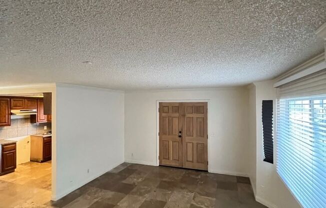 3 beds, 1.5 baths, 1,300 sqft, $3,400, Unit Maple