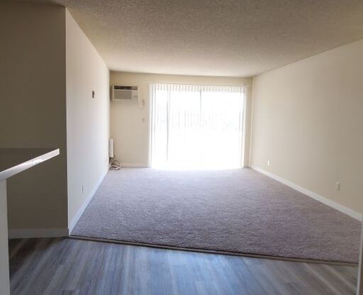 2 beds, 1 bath, 780 sqft, $2,500, Unit 327