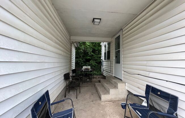 3 beds, 1 bath, $1,400