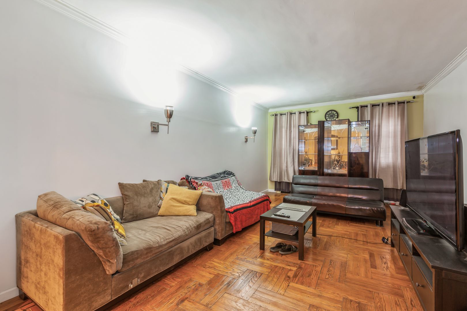 Rent-to-Own this Pelham Parkway 1-Bedroom Across the Street from the Bronx Zoo!
