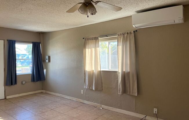 2 beds, 1 bath, 800 sqft, $1,325, Unit A