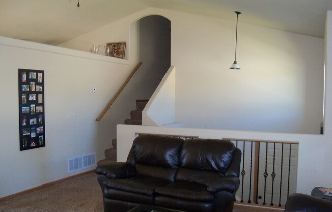 4 BEDROOM | 3 BATH | TRI-LEVEL HOUSE | RAPID VALLEY