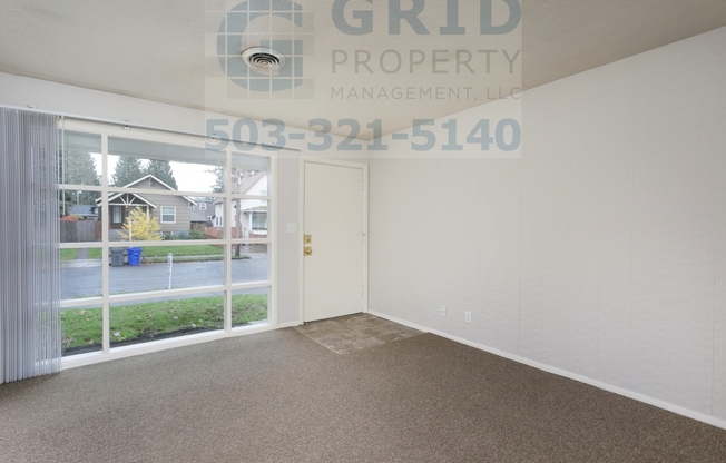 Charming 2 Bedroom Home Available in North Portland! -  University Park Neighborhood