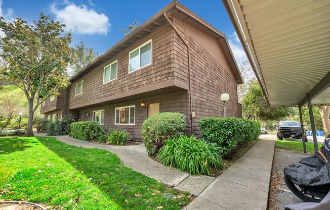 Spacious 4-Bedroom, 2.5-Bath Townhouse Close to BART & Top Schools