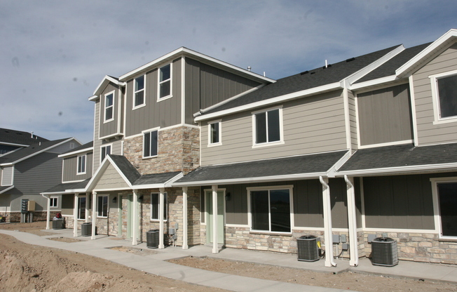 2 Story Townhome In Vineyard
