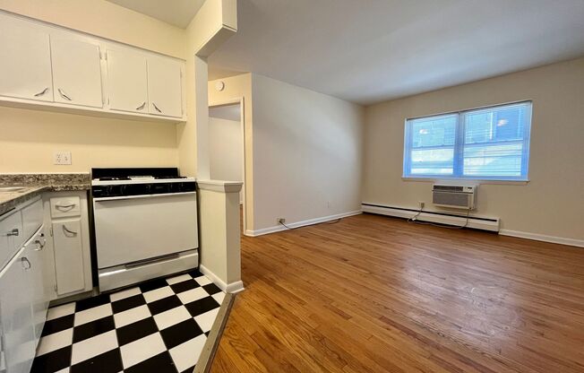 1579 Farwell