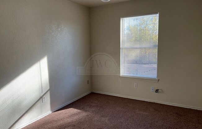 2 beds, 1 bath, $745, Unit 1702 Benttree Dr Unit B