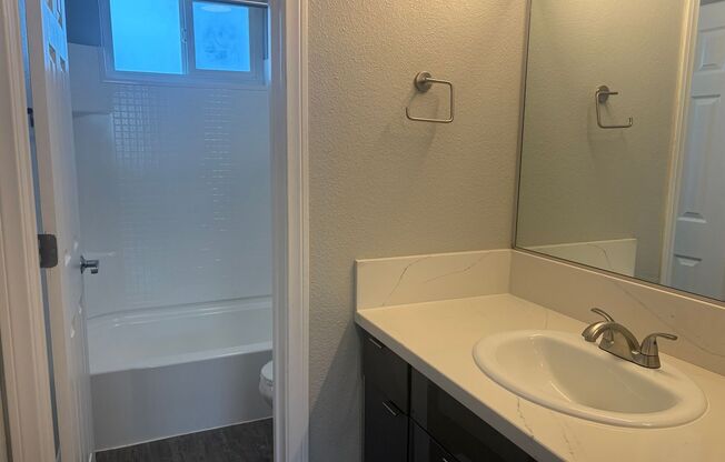 1 bed, 1 bath, 540 sqft, $2,110, Unit 320-17