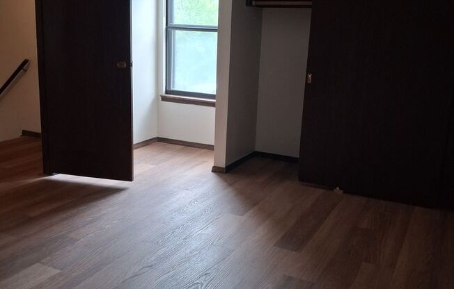2 beds, 1.5 baths, 1,000 sqft, $1,700, Unit 8199-8199C