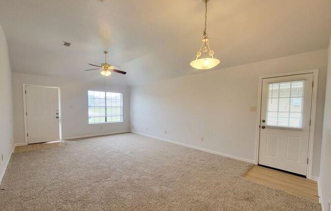 3 Bed / 2 Bath Duplex in Killeen with Fenced Backyard