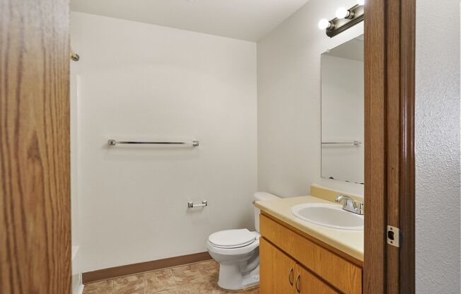 2 beds, 2 baths, 976 sqft, $1,450, Unit 2271-105
