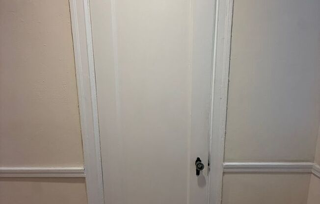 Studio, 1 bath, 315 sqft, $1,200, Unit New King Edward 1A4