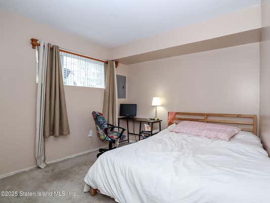 72 LYCEUM CT