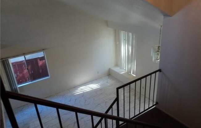 LIVE THE DREAM IN A PRIVATE HOA COMMUNITY IN RIALTO! *** 3 BEDROOM + LOFT! ***