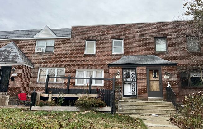 Stunning 3-Bedroom Townhome in Overbrook Park with Finished Basement! Available NOW!