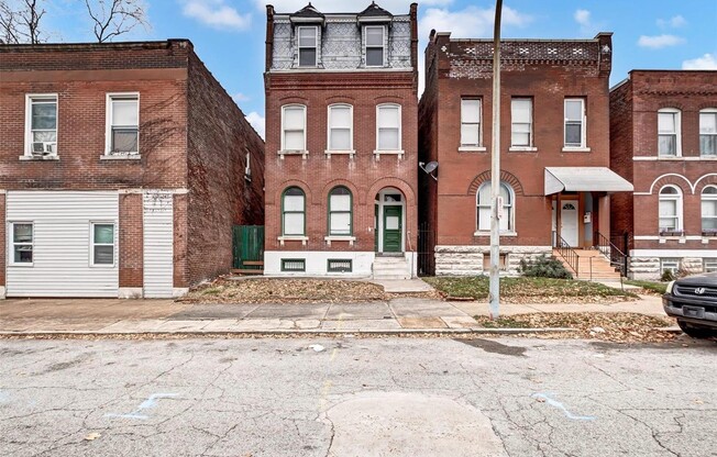 3257 MICHIGAN AVE