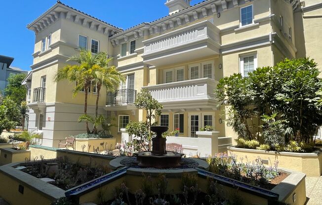 Top floor Playa Vista Condo 2+2