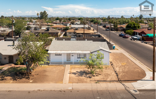 3Bed/1.5Bath House at Northern Ave/31st Ave! Ready for Immediate Move-In! -- NO HOA!