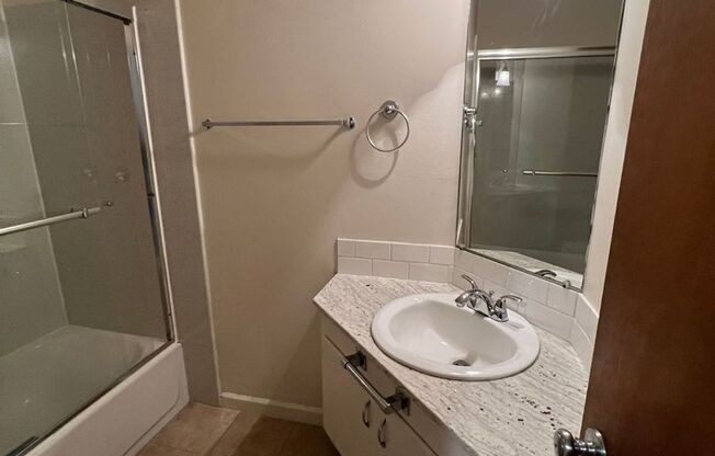 0740O - The Mariposa Apartments