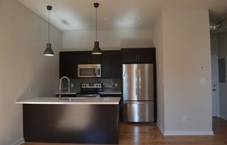 1 bed, 1 bath, 800 sqft, $1,350, Unit 302