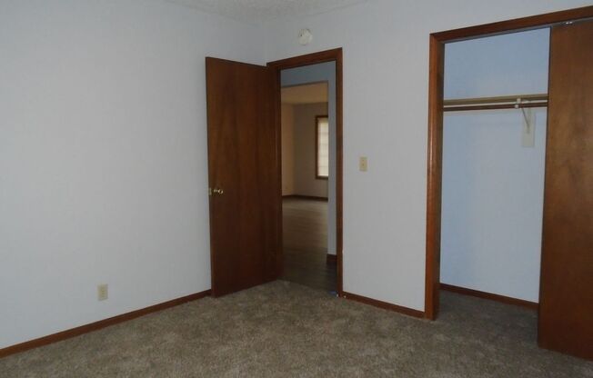 2 beds, 1 bath, 900 sqft, $1,100, Unit 1