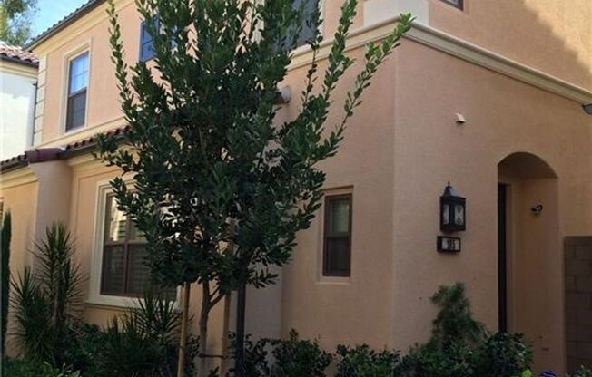 Detached 3 bedroom + Loft home in Irvine!