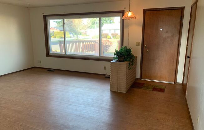 Single Story House in Stayton