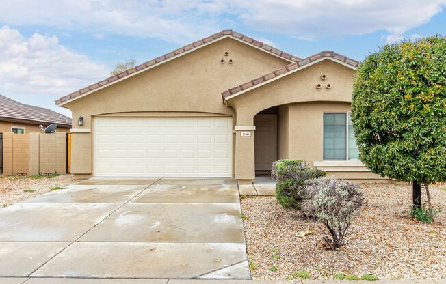 Excellent area of Goodyear! Like new inside!