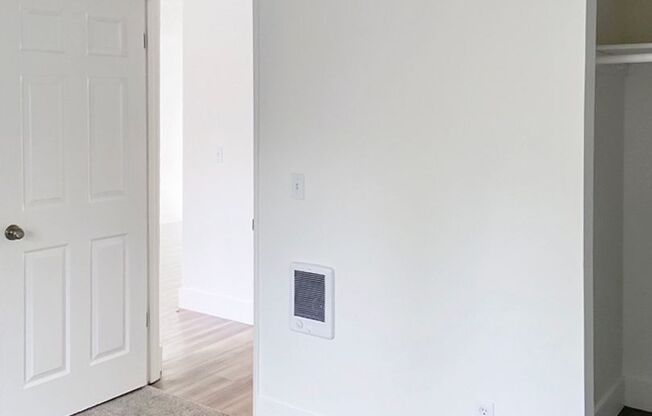 2 beds, 1 bath, 886 sqft, $1,575, Unit 117