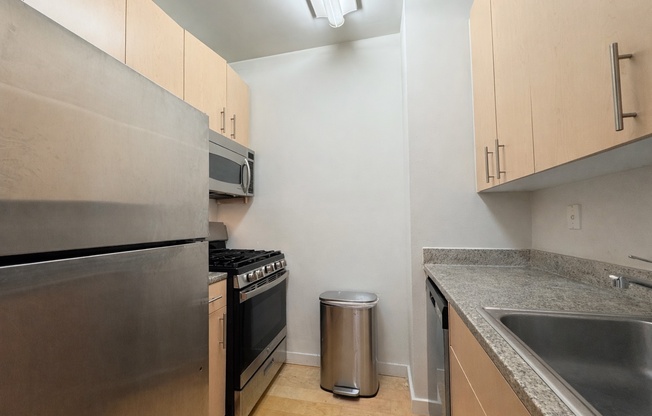 1 bed, 1 bath, $4,500, Unit 21L