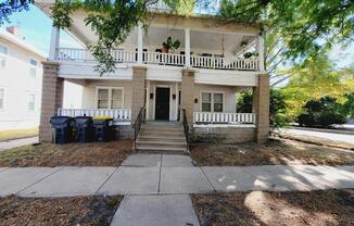 838 1/2 S MAIN ST