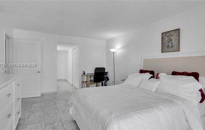 2 beds, 2 baths, $3,500, Unit # 1911