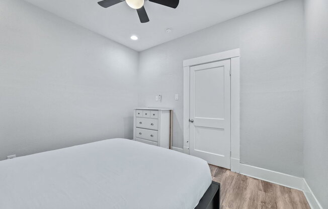 1 bed, 1 bath, 585 sqft, $1,300, Unit 1