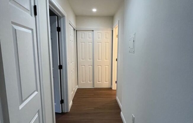 1 bed, 1 bath, 754 sqft, $2,595, Unit Warner #216