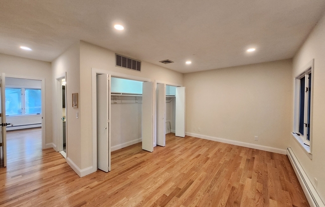 446 LOWELL AVE