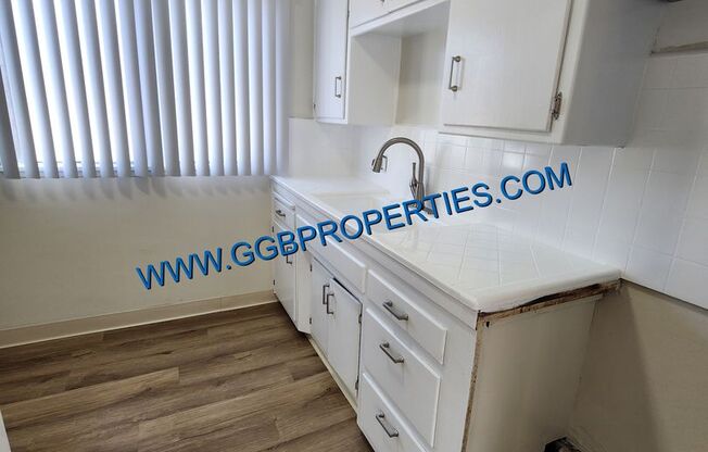5381 - 5383 E. Ocean Blvd