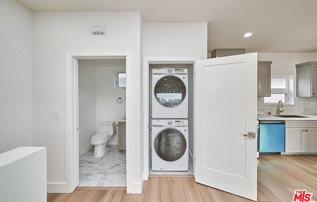 1106 QUEEN ANNE PL