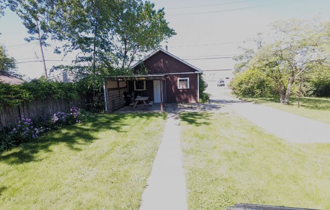 1879 Nevada, 2 bedroom house with garage