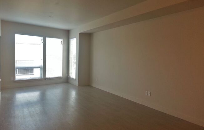 1 bed, 1 bath, 689 sqft, $1,700, Unit 358