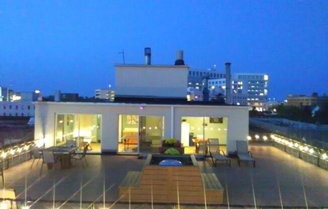 2 beds, 1.5 baths, 850 sqft, $1,650, Unit 308