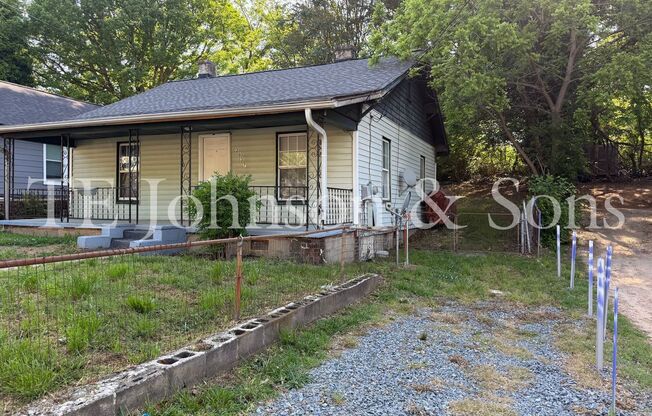 2 beds, 1 bath, $995