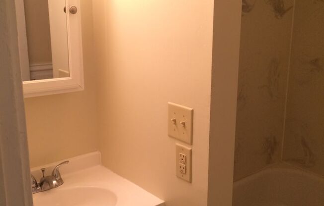 Studio, 1 bath, $915, Unit 248 R