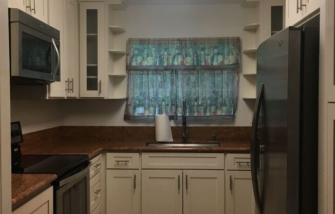 Healani Gardens-2 bed, 2 bath, 2 parking!