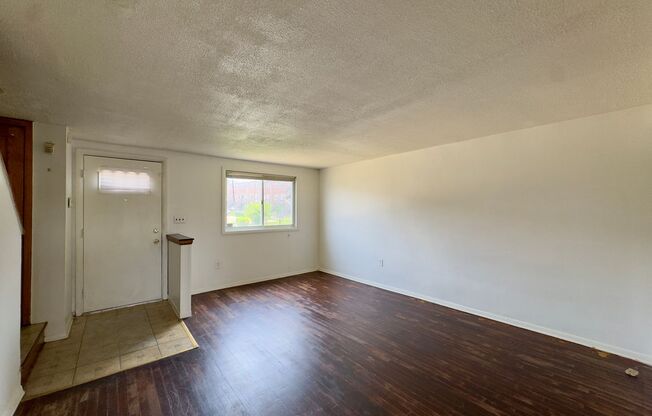 Charming 3 Bedroom/ 1.5 Bathroom Townhome in Frankford, MD!