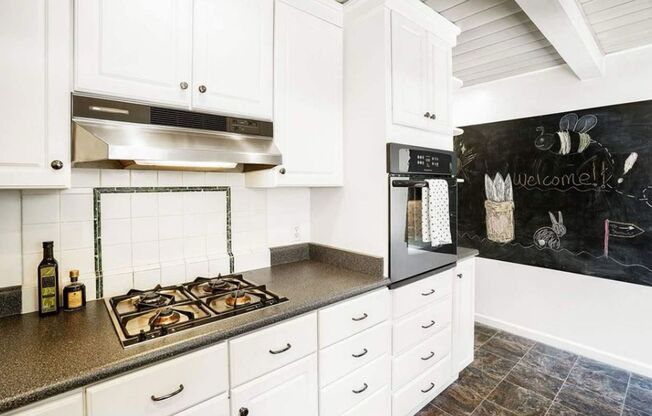OPEN HOUSE Sunday, 5/4   2 - 4pm. Modern & Comfortable 3 Bed, 1 Bath Home on Kelly Hill - Smart Features & More!