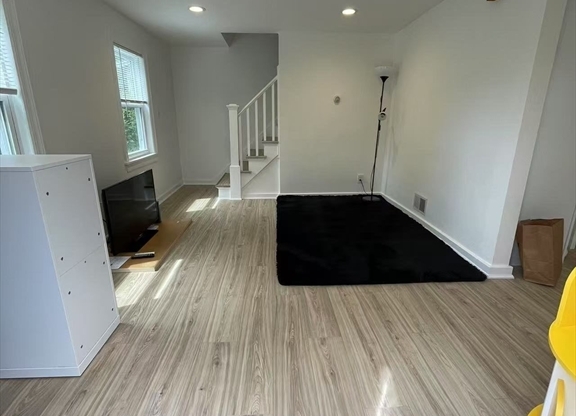 91 SUNNYSIDE AVE