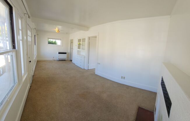 2 beds, 1 bath, $2,750